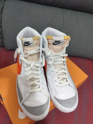 Nike Blazer Mid '77 Naranja Blanco