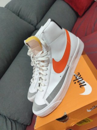 Nike Blazer Mid '77 Naranja Blanco