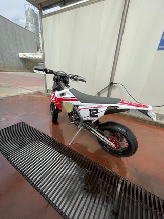 Husqvarna FE 250 Supermoto
