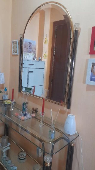 Conjunto Mueble y Espejo auxiliar cristal y dorado