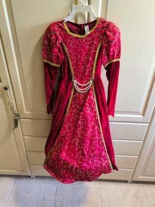 Disfraz Princesa Roja con Capa