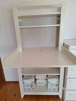 Estantería Ikea con cambiador
