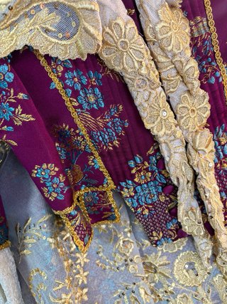 Precioso vestido de fallera Burdeos