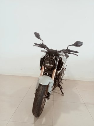 Honda CB125R Gris del 2021 con 9032km