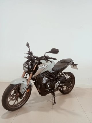 Honda CB125R Gris del 2021 con 9032km
