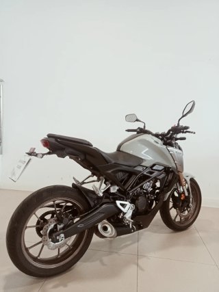 Honda CB125R Gris del 2021 con 9032km