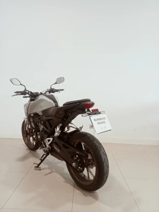 Honda CB125R Gris del 2021 con 9032km