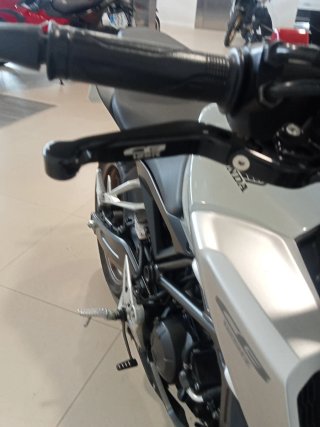 Honda CB125R Gris del 2021 con 9032km