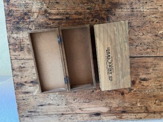 Pareja Cajas Madera Decorativas Ideal Dairy Co.