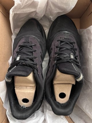 Scarpe sportive Adidas nere leggere