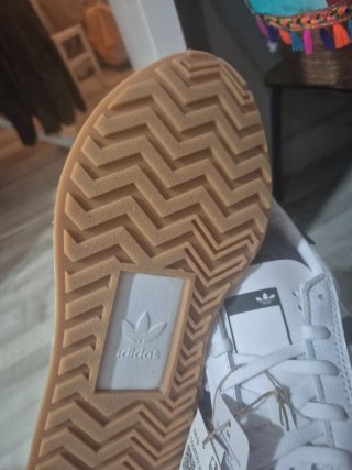Zapatillas Adidas Blancas y Negras
