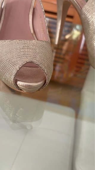 Zapatos tacón LODI dorados peep toe