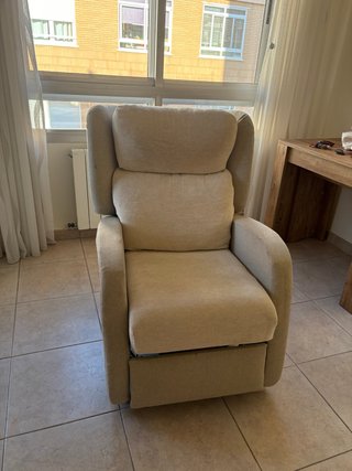 Sofá reclinable beige tela