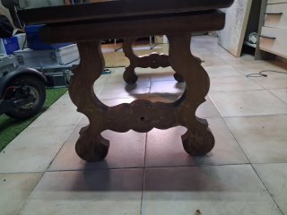 Mesa de madera rústica