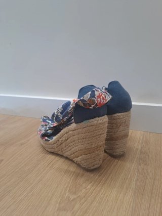 Sandalias cuña florales talla 39