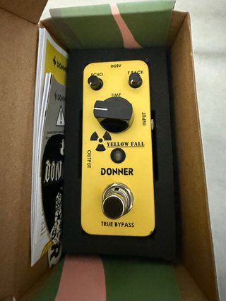 Donner Yellow Fall Delay Pedal