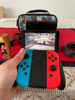 Nintendo Switch Azul/Rojo + Accesorios