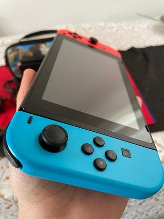 Nintendo Switch Azul/Rojo + Accesorios