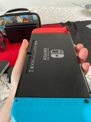 Nintendo Switch Azul/Rojo + Accesorios