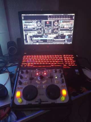 Mesa de Mezclas DJ Hercules MP3