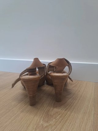 Sandalias de tacón marrones talla 38