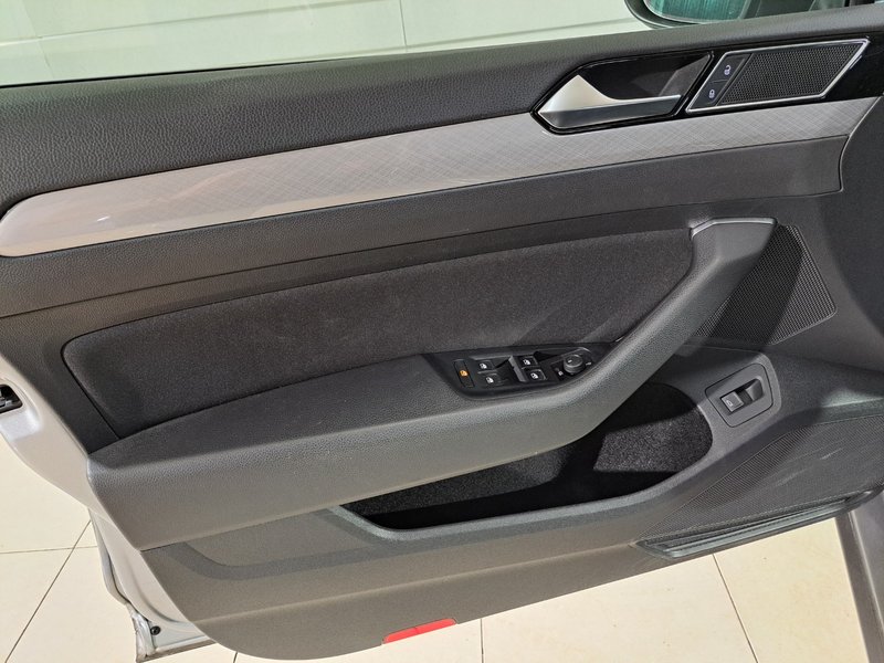 Volkswagen Passat VARIANT EXECUTIVE 2,0 TDI EVO DSG 2023, foto 9