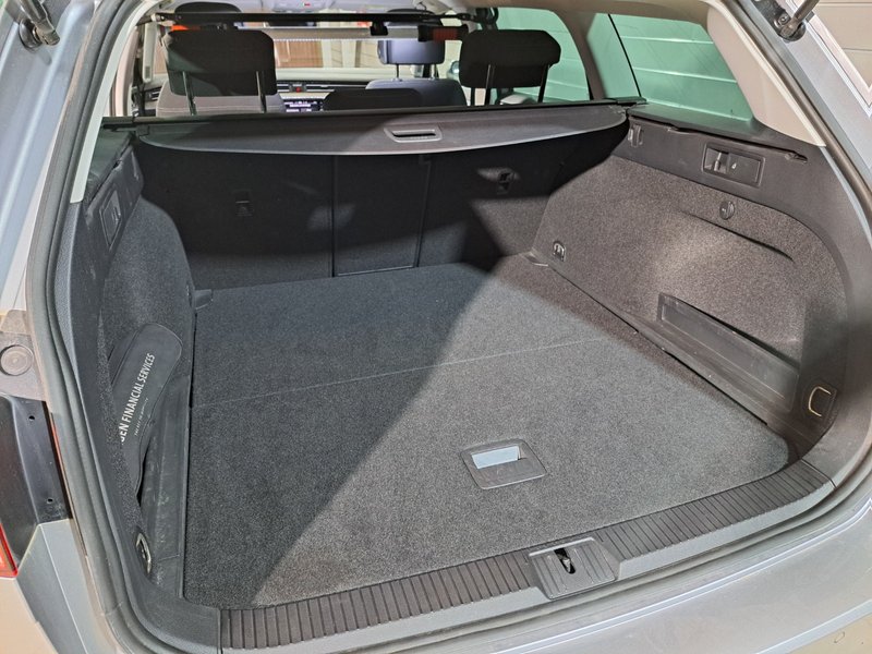 Volkswagen Passat VARIANT EXECUTIVE 2,0 TDI EVO DSG 2023, foto 28