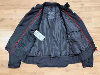 Chaqueta IXON Striker Negra Talla M (NUEVA)