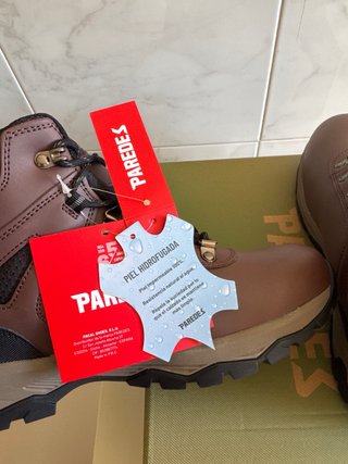 Botas de montaña Paredes Marrones