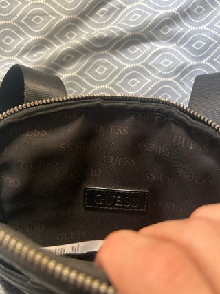 Bolso bandolera Guess negro