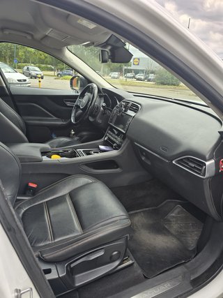 Jaguar F-Pace 2017