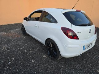 Opel Corsa 1.4 Gasolina 2014