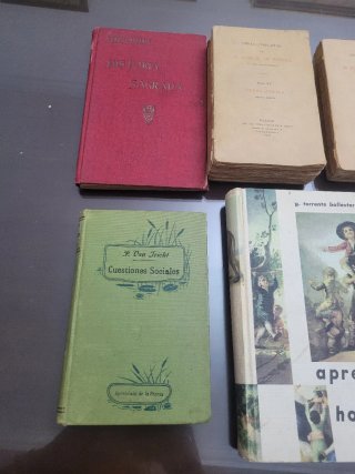 Lote de libros muy antiguos,mirar todos las fotos