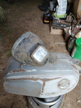 Motor, depósito y faro OSA