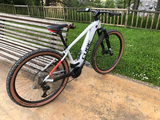 Bicicleta elettrica Cube Reaction Hybrid Pro 625