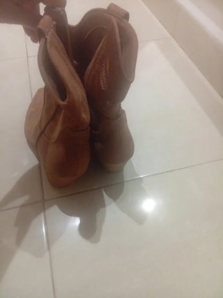 Botas cowboy beige y marrón