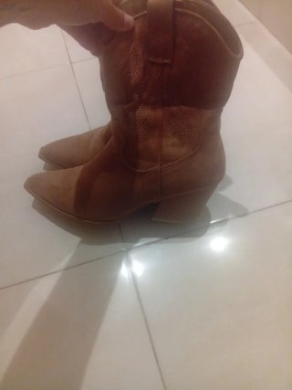 Botas cowboy beige y marrón