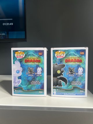 Funko Pop! Cajas Desdentado y Furia Luminosa