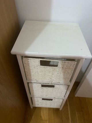 Cajonera de mimbre y madera