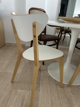Dos sillas IKEA NORDMYRA estilo nórdico