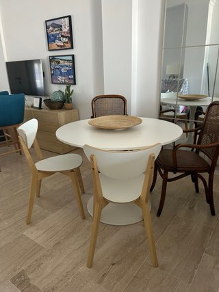 Dos sillas IKEA NORDMYRA estilo nórdico