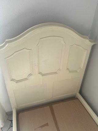 Letto singolo antico in legno