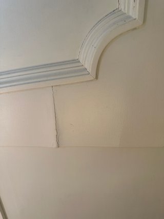 Letto singolo antico in legno