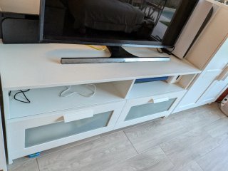 Mueble TV Ikea Blanco y Transparente