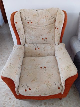 VENDO SILLÓN tela beige y naranja