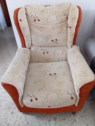 VENDO SILLÓN tela beige y naranja