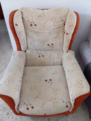 VENDO SILLÓN tela beige y naranja