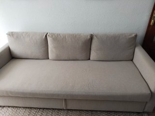 Sofá modular beige con almacenaje