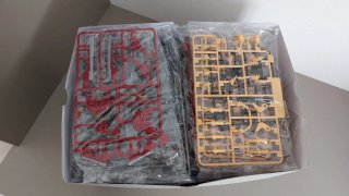Moderoid  model kit  - Rogue Kaiser Gridman