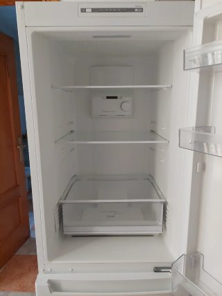 Nevera con congelador blanca